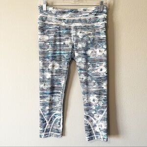 Lululemon Inspire Crop II Leggings Blurry Belle Blue Size 6 Midrise Luxtreme EUC